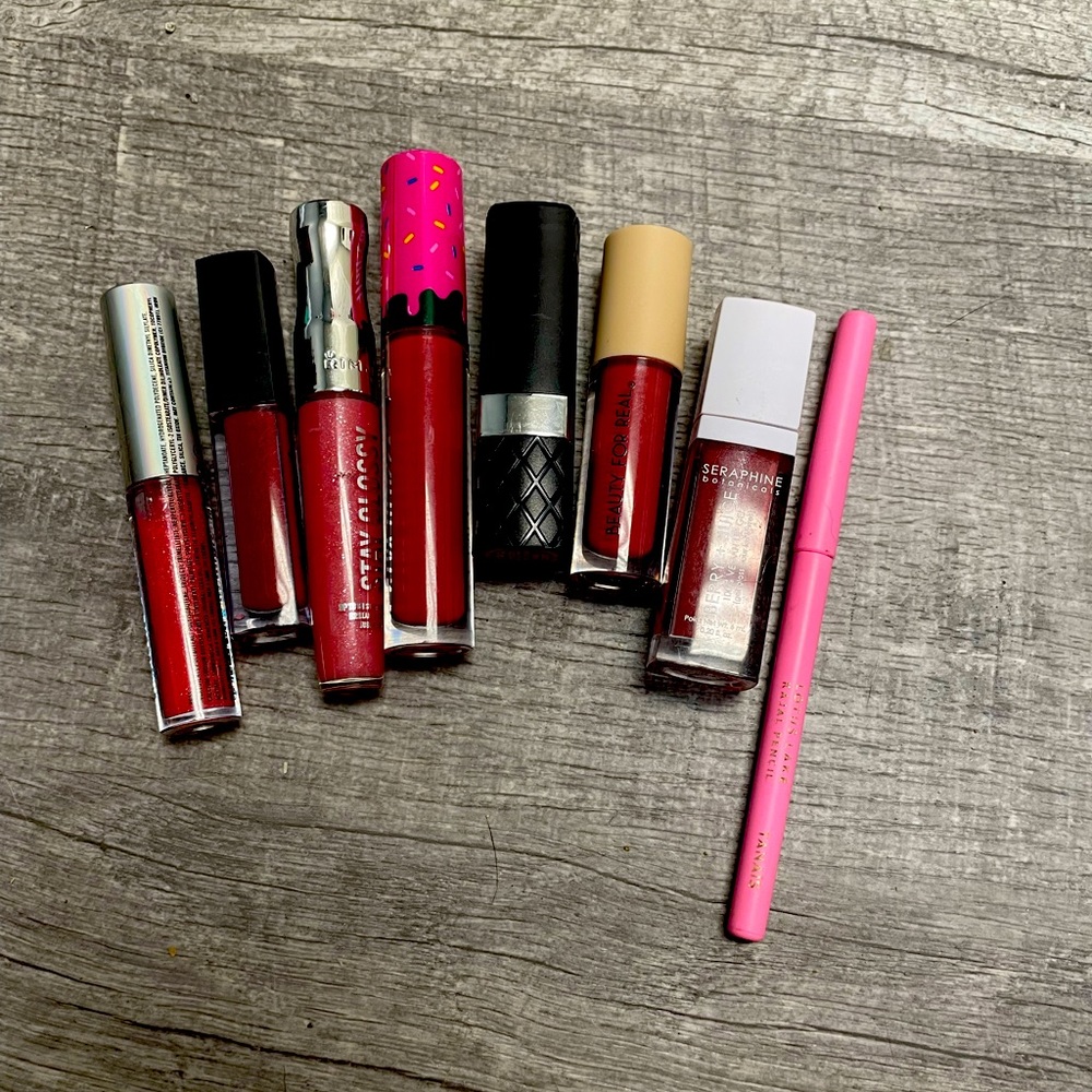 Lipsticks, lipliner and lipstan
